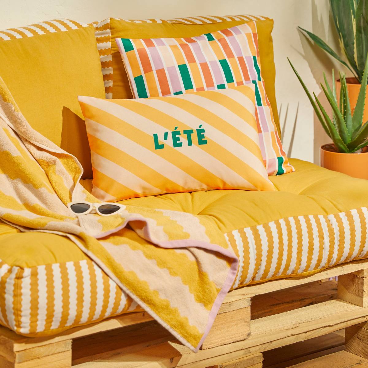 Cojín de suelo exterior rectangular POOLSIDE Amarillo