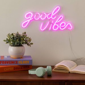 Neón de pared LED “Good Vibes”